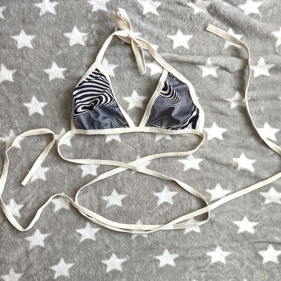 Triangle Festival / Rave Bikini Top w/ Funky Pattern - Picture 3 of 4